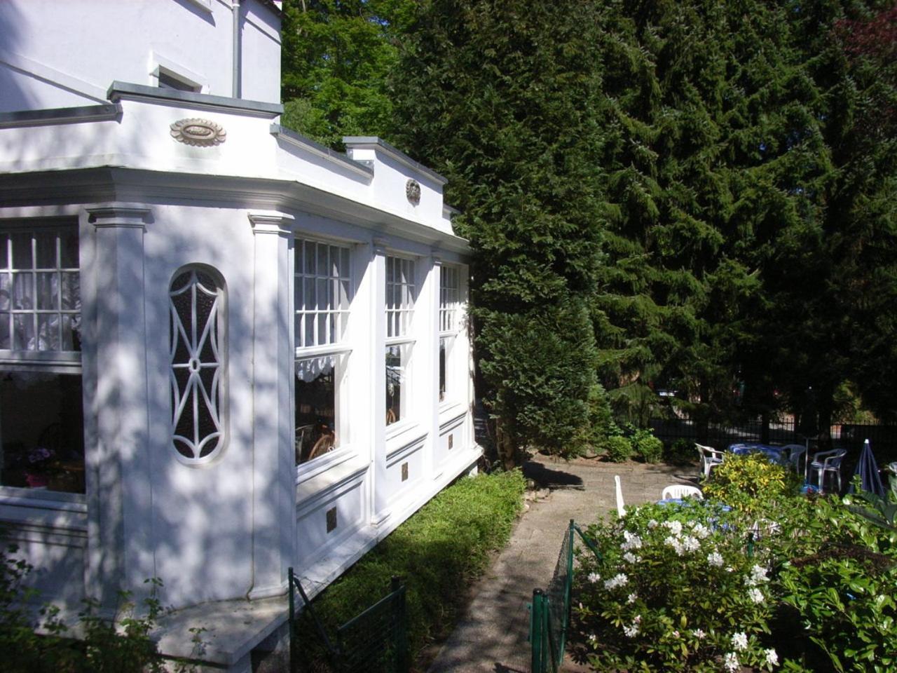 Hotel Villa Im Steinbusch Malente Buitenkant foto